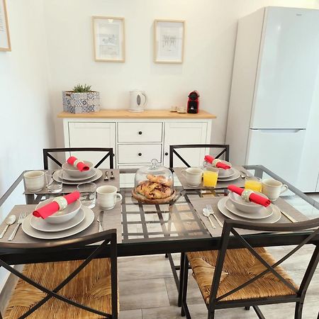 Sea View Apartment In Benalmadena Bagian luar foto