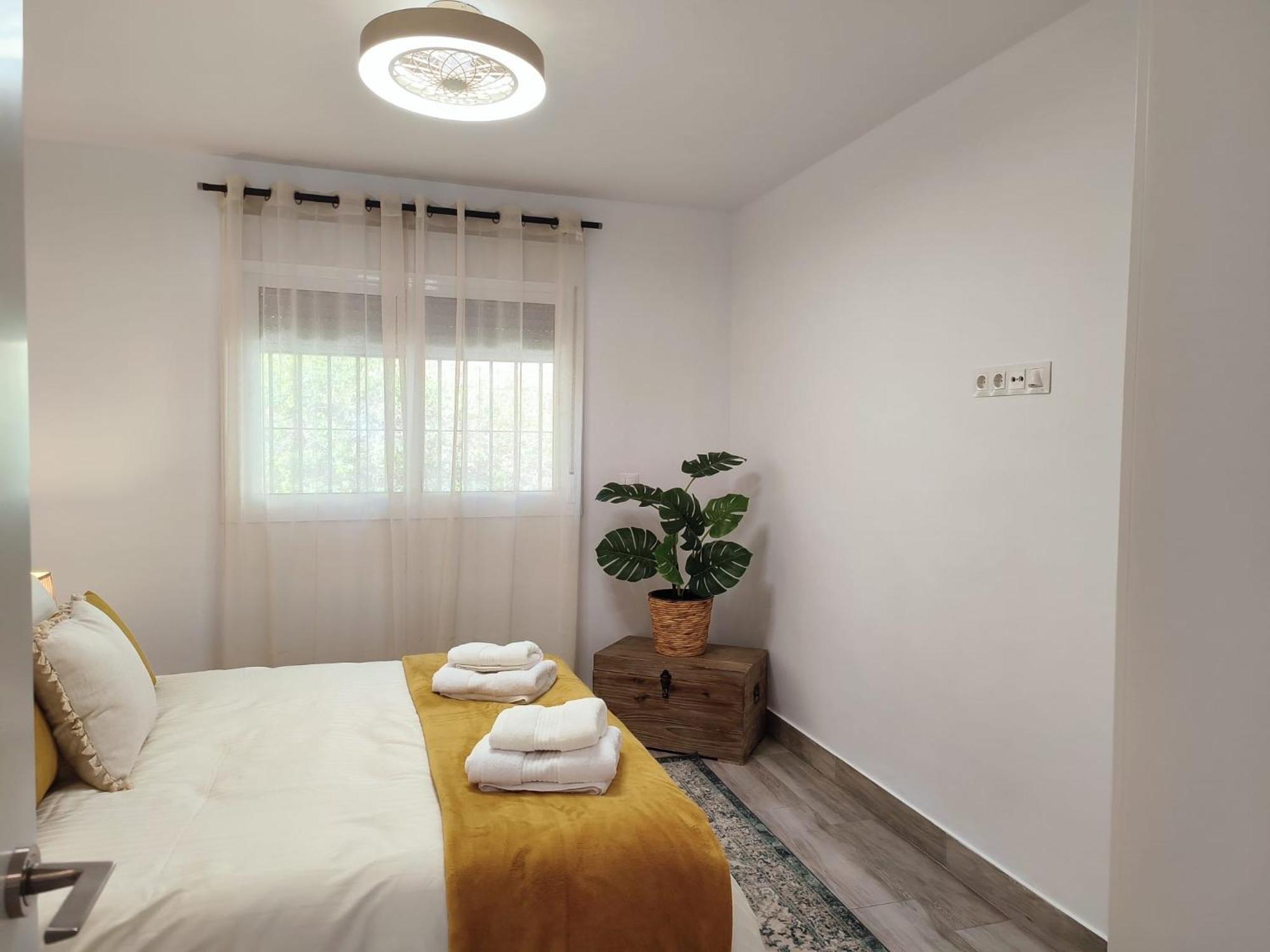 Sea View Apartment In Benalmadena Bagian luar foto
