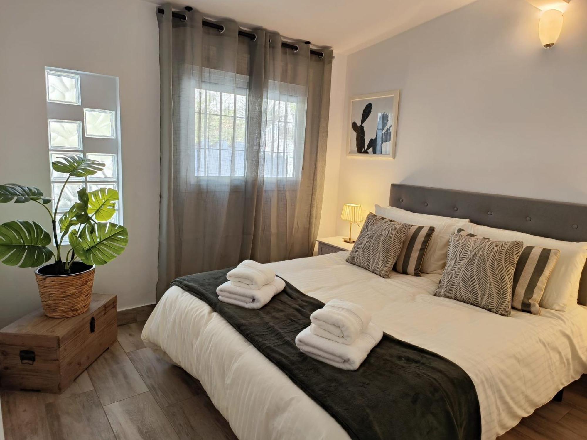 Sea View Apartment In Benalmadena Bagian luar foto