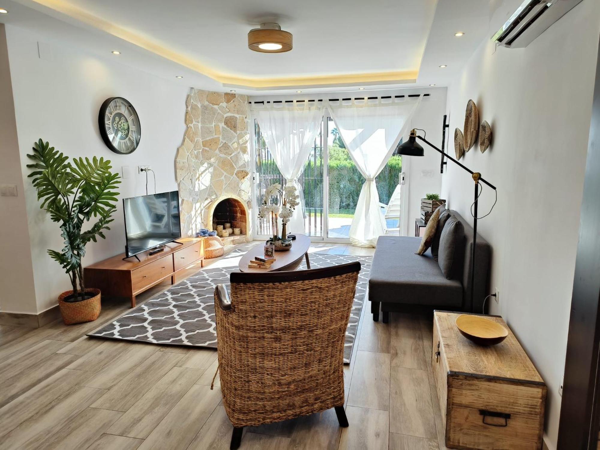 Sea View Apartment In Benalmadena Bagian luar foto