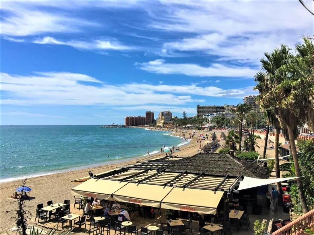 Sea View Apartment In Benalmadena Bagian luar foto
